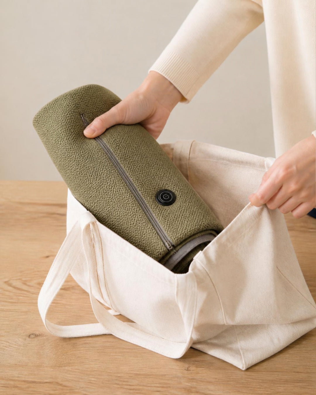 Chal verde guardado en una bolsa